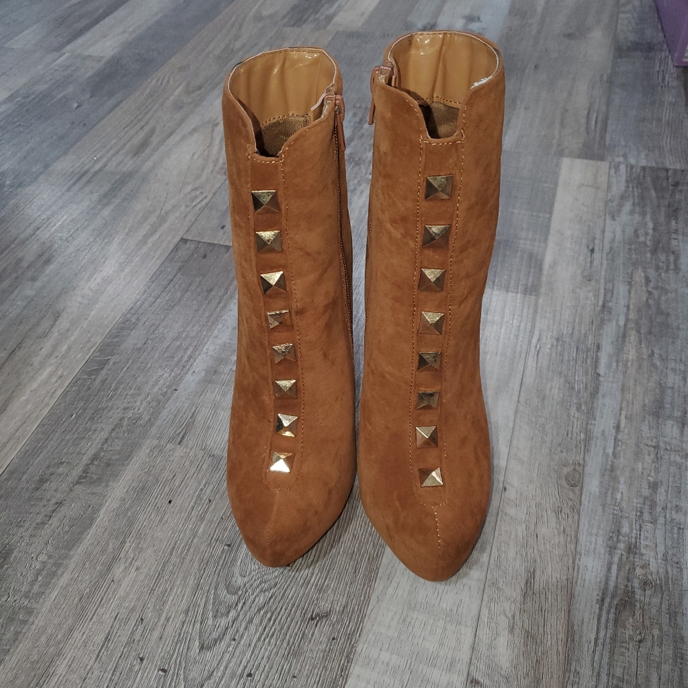 Justfab heeled seude boots